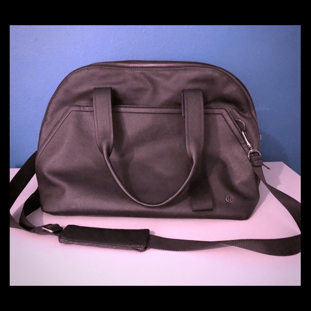 Lululemon big carryall bag black